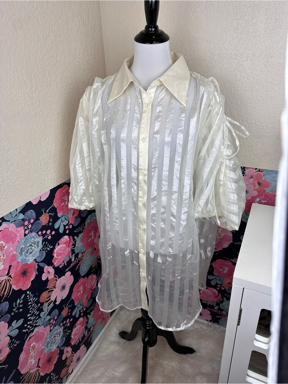 Akira Champagne Ivory Satin Sheer Stripe Ruched Sleeve Oversize Button Down L XL